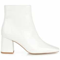 Journee Collection HAYLINN