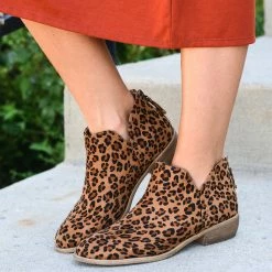 Journee Collection LIVVY Booties