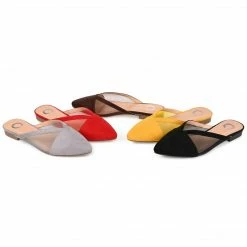 Journee Collection Flats REEO