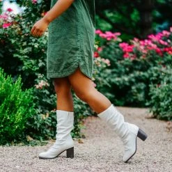 Journee Collection Boots SEQUOIA