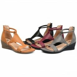 Journee Collection TRAYLE STANDARD WIDTH Sandals
