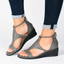 Journee Collection TRAYLE STANDARD WIDTH Sandals
