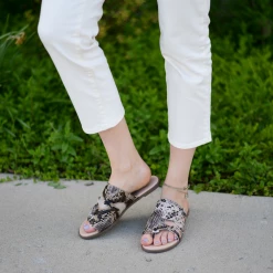 Journee Collection HASTEN Sandals