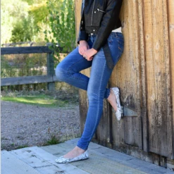 Journee Collection KAVN Flats