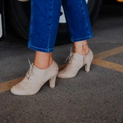 Journee Collection LEONA STANDARD WIDTH Heels