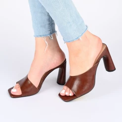 Journee Collection DOLA Heels