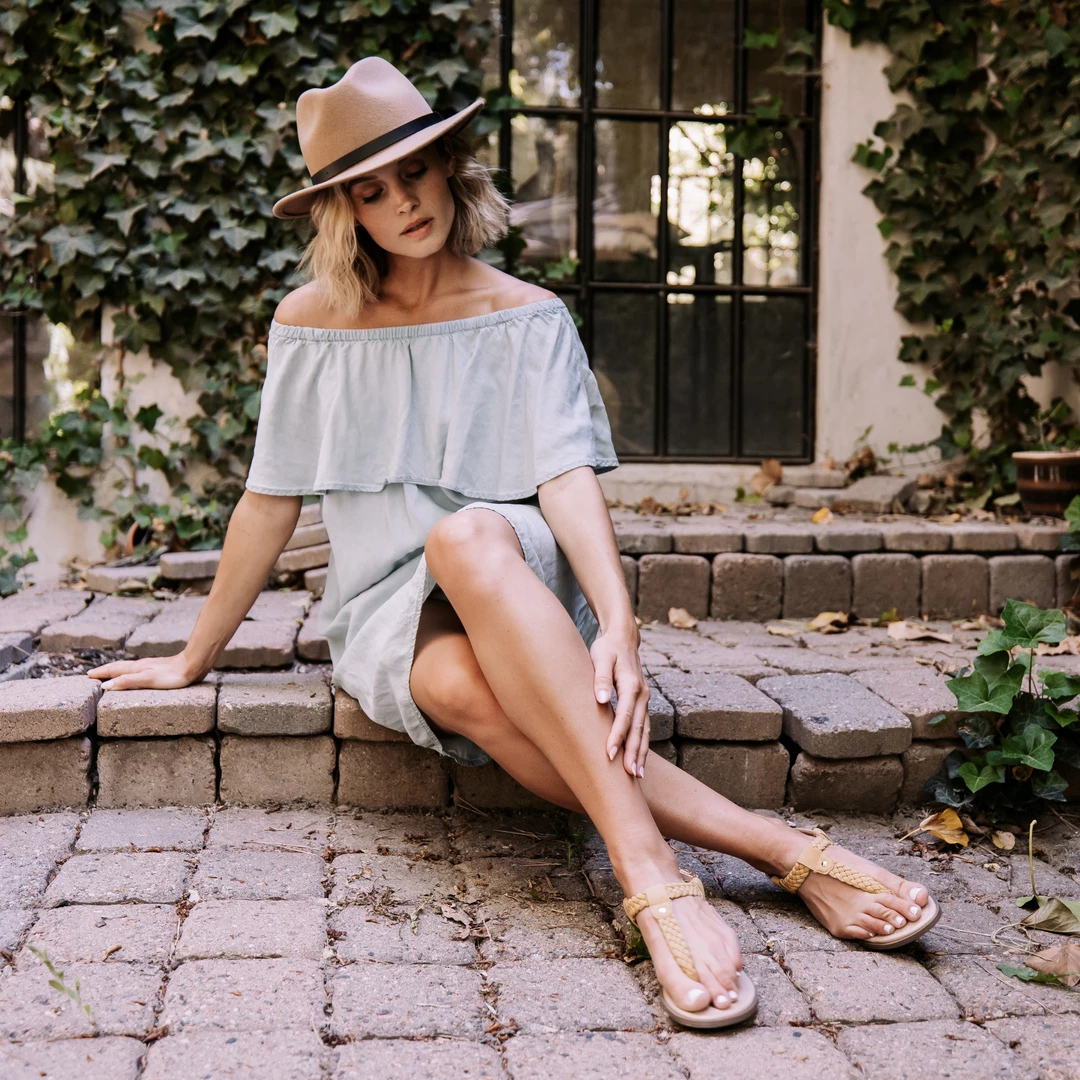 Brand new ๐ Journee Collection ๐ฉด Sandals GENEVIVE ๐ 2 Journee Collection Sandals GENEVIVE