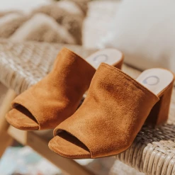 Journee Collection ADELAIDE STANDARD WIDTH