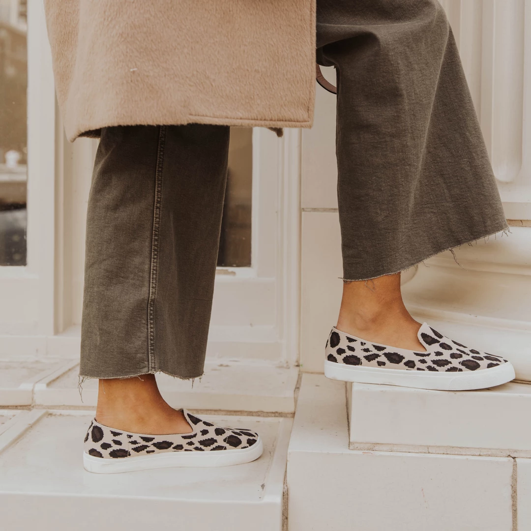 Buy โญ Journee Collection Flats PHILA ๐ฏ 2 Journee Collection Flats PHILA