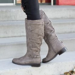 Journee Collection CARLY MEDIUM CALF