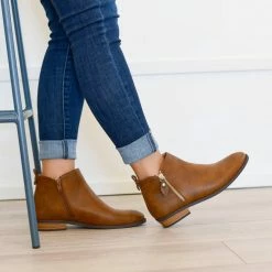 Journee Collection ELLIS Booties