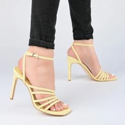Journee Collection LOUELLA Heels
