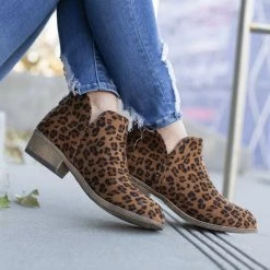 Journee Collection LIVVY Booties