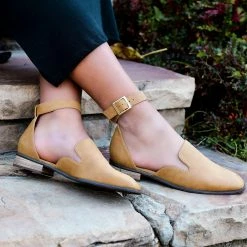 Journee Collection Flats LORETA