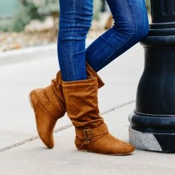 Journee Collection SHELLEY BUCKLES MEDIUM CALF Boots