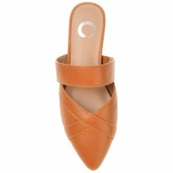 Journee Collection STASI Flats