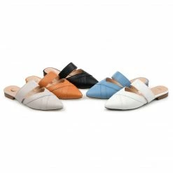 Journee Collection STASI Flats